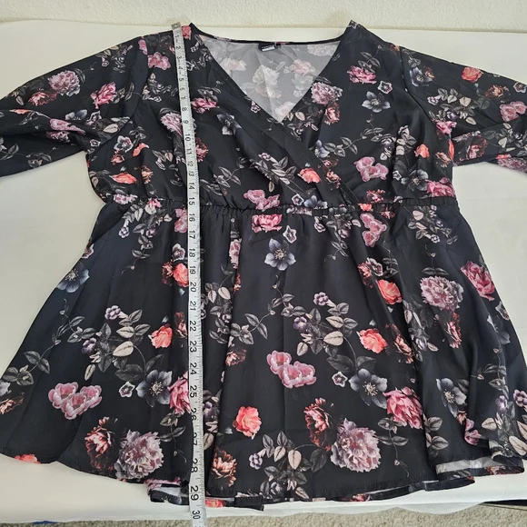 Torrid Black Floral Top Size 2 - Picture 7 of 9